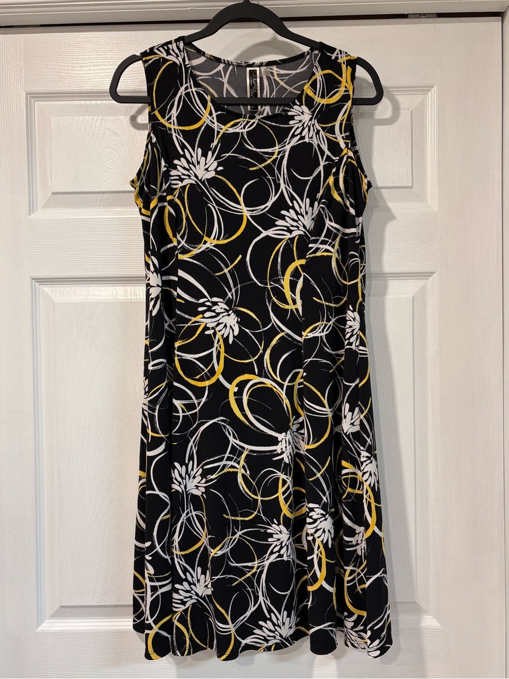 Sleeveless Black Floral & Ring Print A-Line Dress